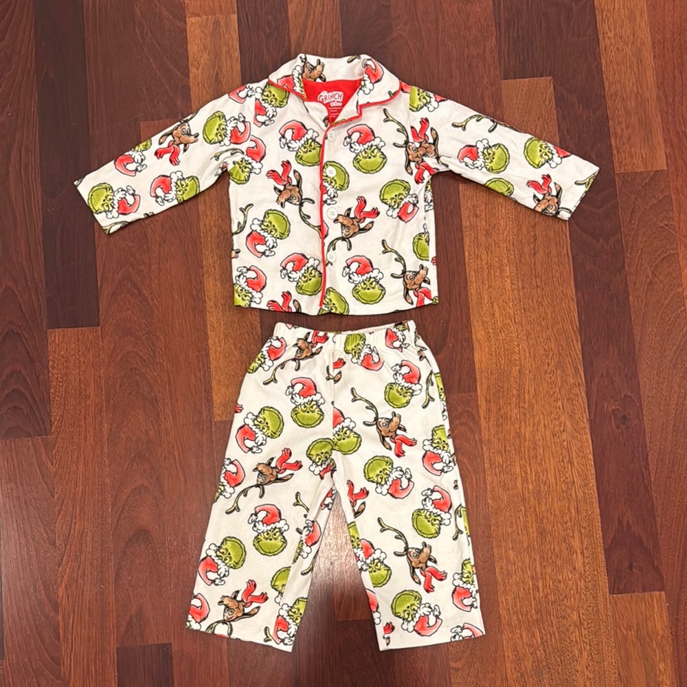 Dr. Seuss Cream and Red Grinch and Max Kids Pajama Set